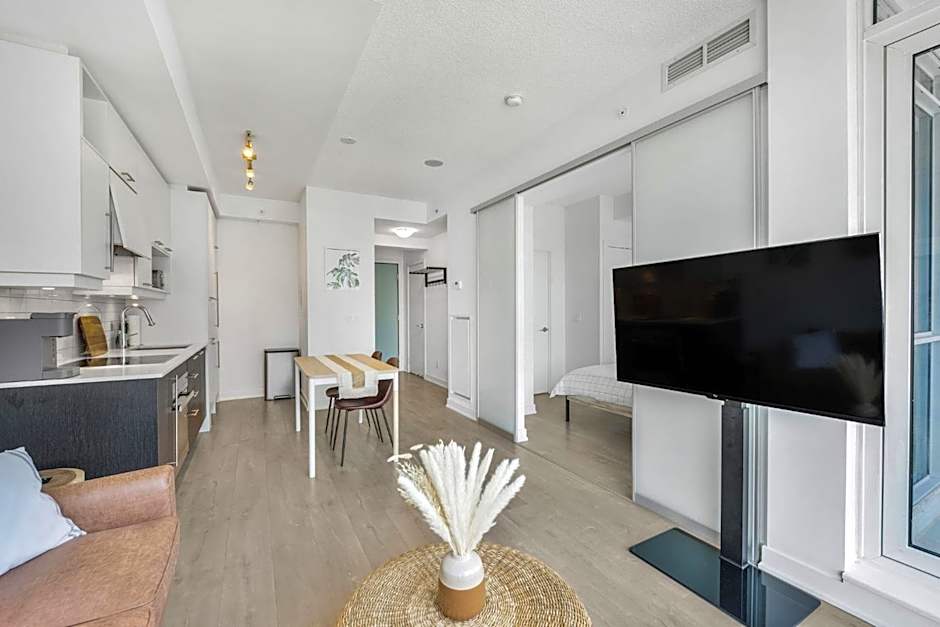 King Bed, Amazing View, Free Parking