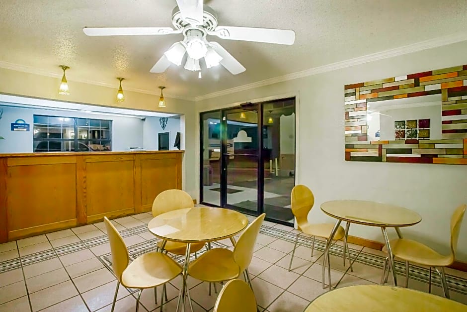 Days Inn by Wyndham Tallulah