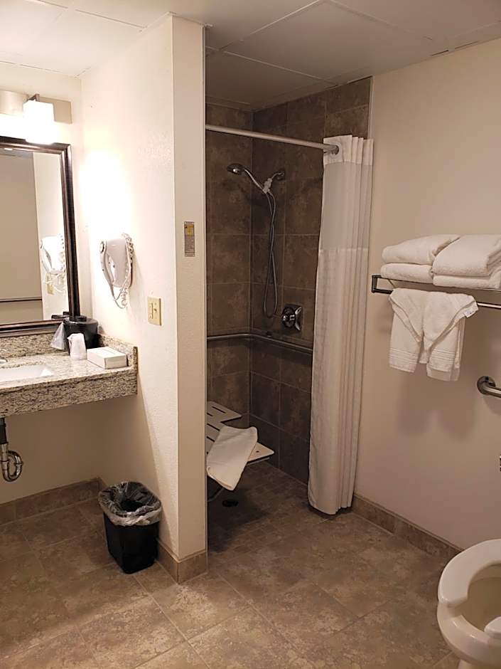 AmericInn by Wyndham Iron River