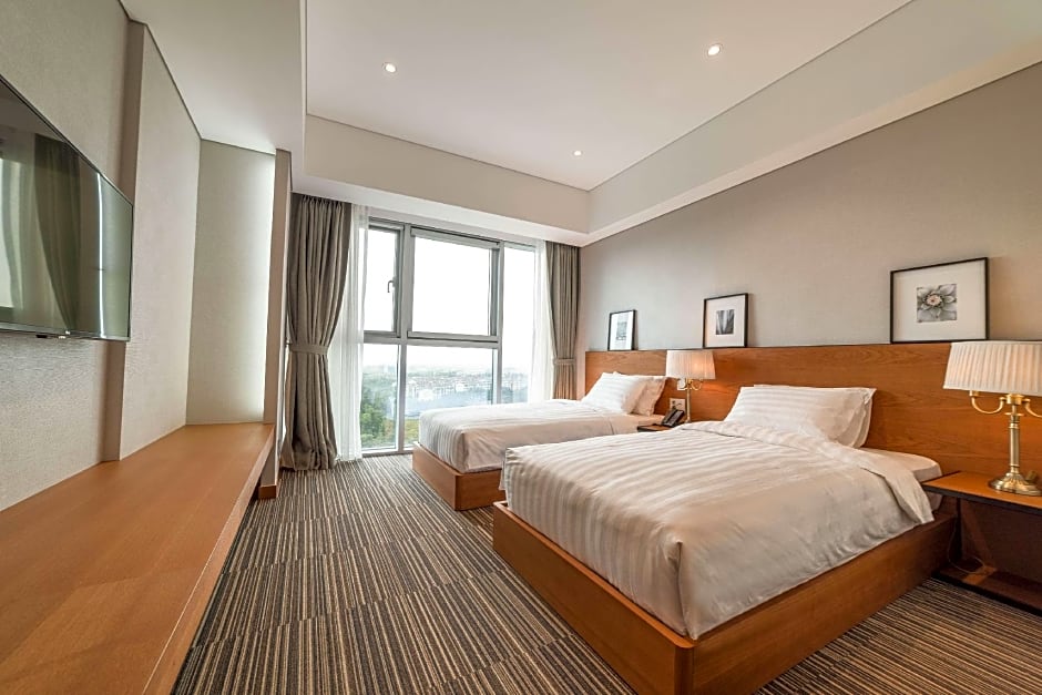 Golden Tulip Incheon Airport Hotel