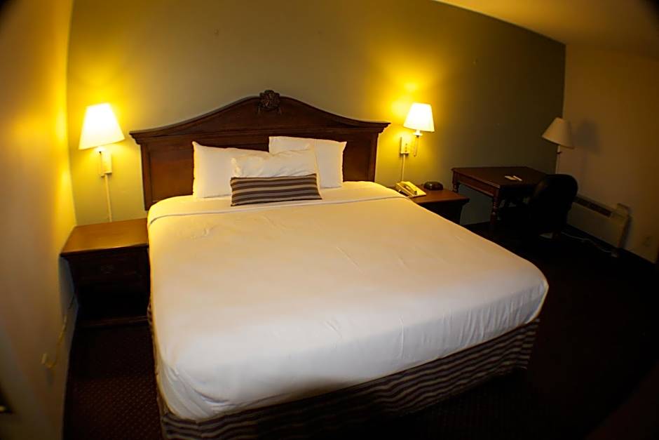 Photo 1 of 4 of 1 King Bed