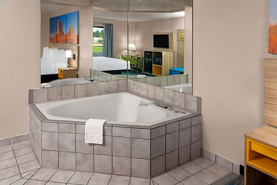 Days Inn by Wyndham Eagle River