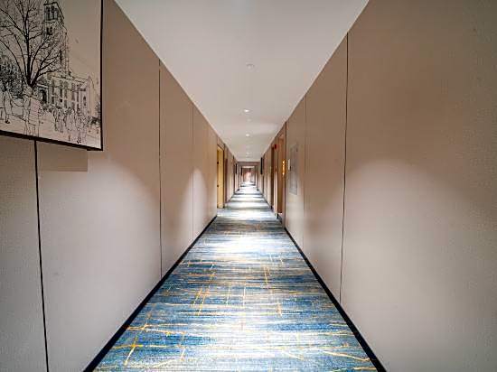 Meiling Hotel (Guangzhou Zhujiang New Town Wuyangyu Subway Station)