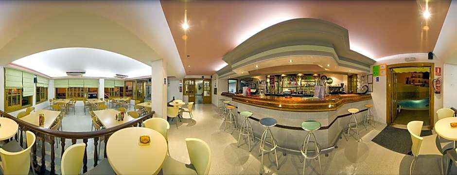 Hostal Adelino