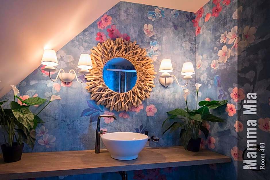 The Henry Self Check-In Guesthouse