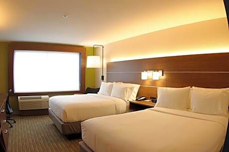 Room with Two Beds - Hearing Accessible - Non-Smoking