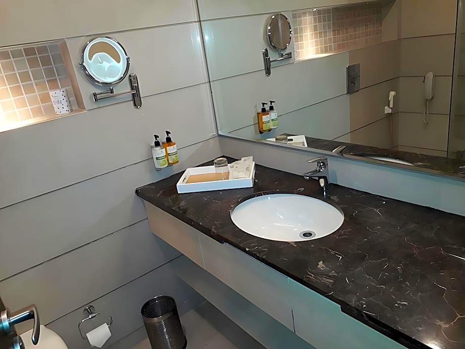 Lemon Tree Hotel Candolim Goa