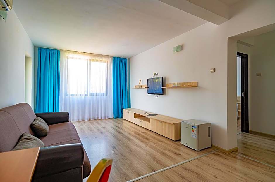 Q Hotel