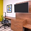 Holiday Inn Express Hotel & Suites Elgin By IHG