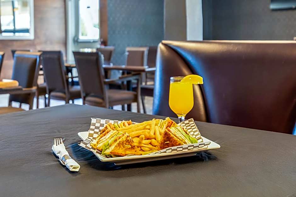 Days Inn by Wyndham Sylvan Lake
