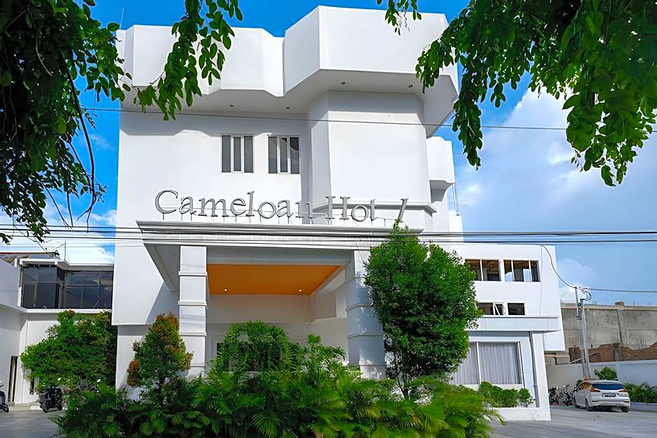 RedDoorz Plus @ Cameloan Hotel Palu