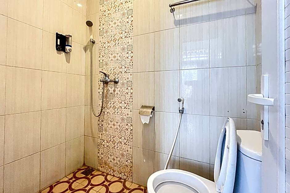 Urbanview Poma Hotel