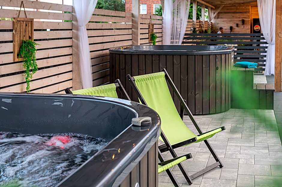 Old Tree Village & Restaurant