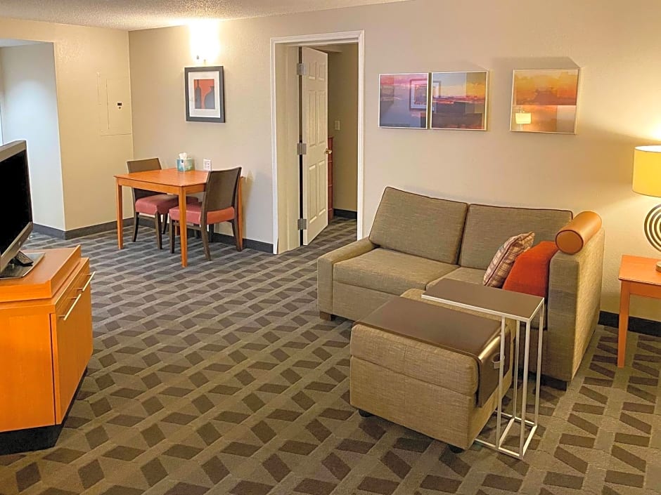 MainStay Suites Middleburg Heights Cleveland Airport