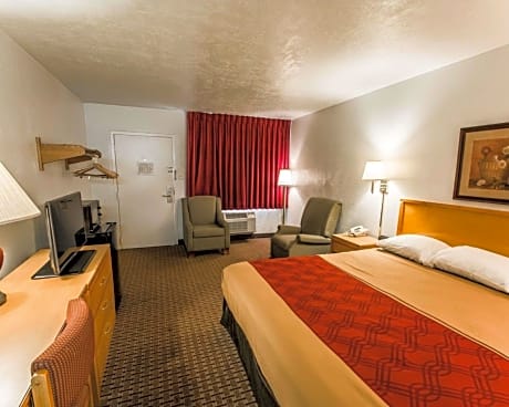 1 King Bed, Nonsmoking