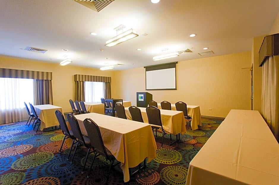 Holiday Inn Express Hotel & Suites Chicago-Deerfield/Lincolnshire By IHG
