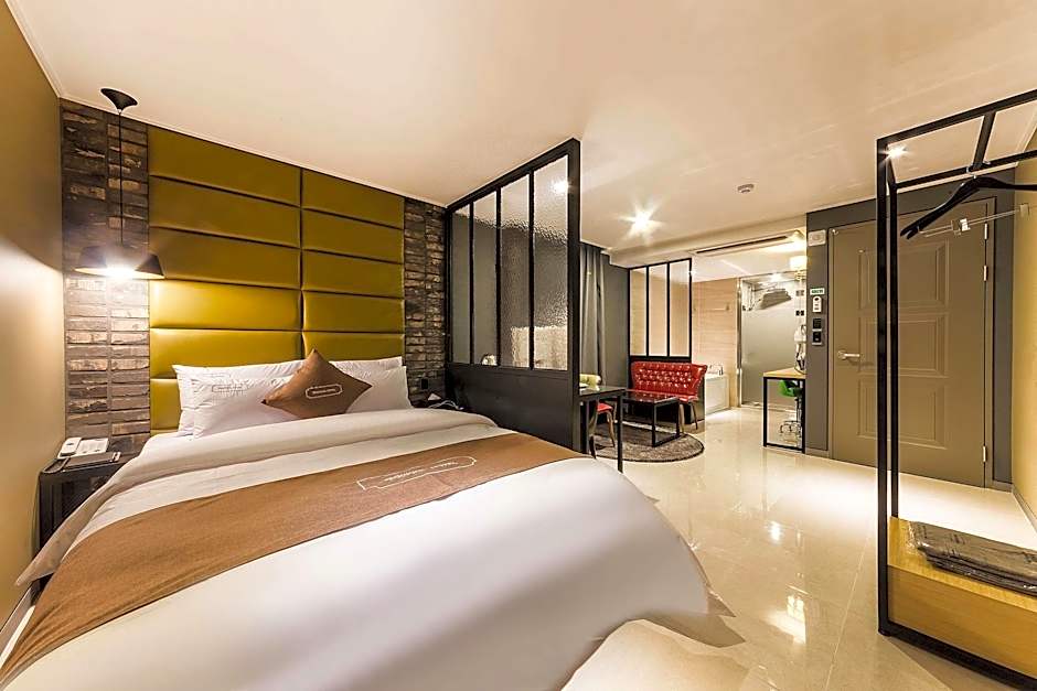 Docking Hotel