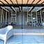 L202 Studio Apt AC Panoramic Rooftop views