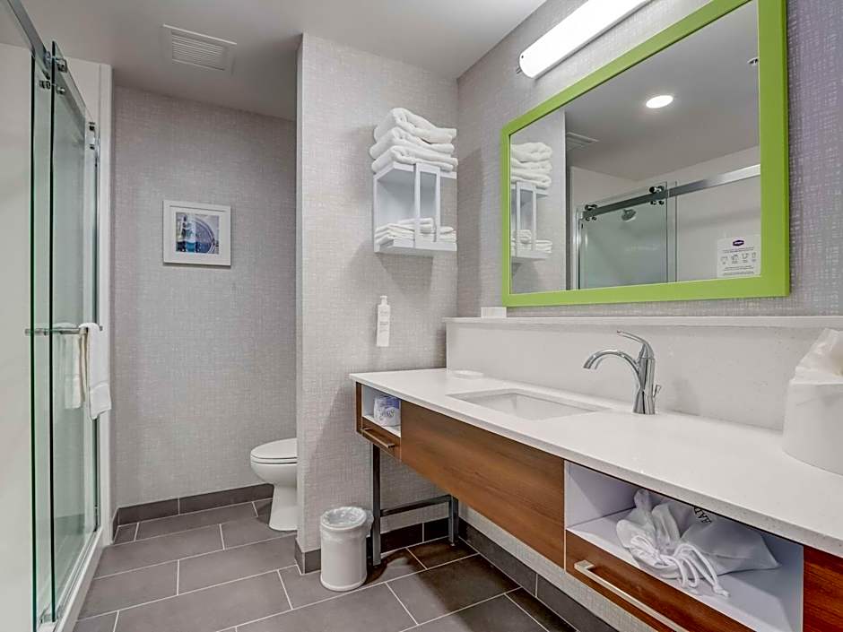 Hampton Inn & Suites Cincinnati Midtown Rookwood