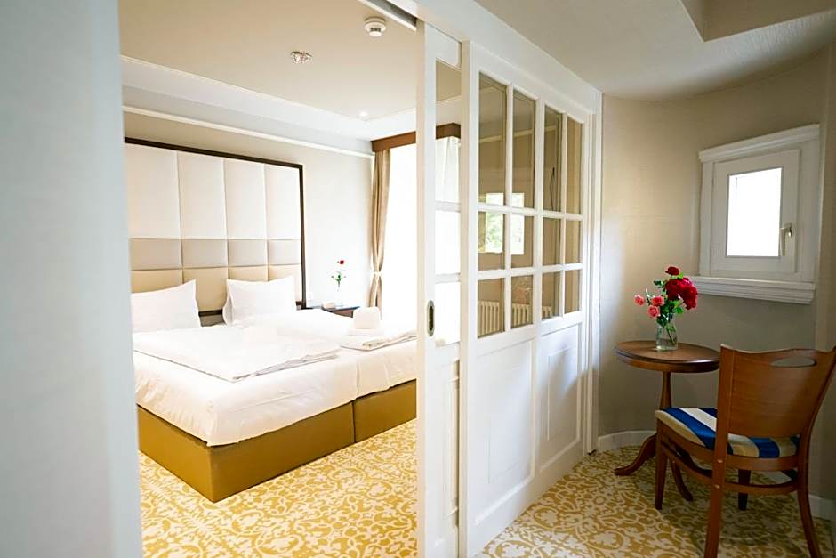 Scuol Palace - Culture, Nature & Health