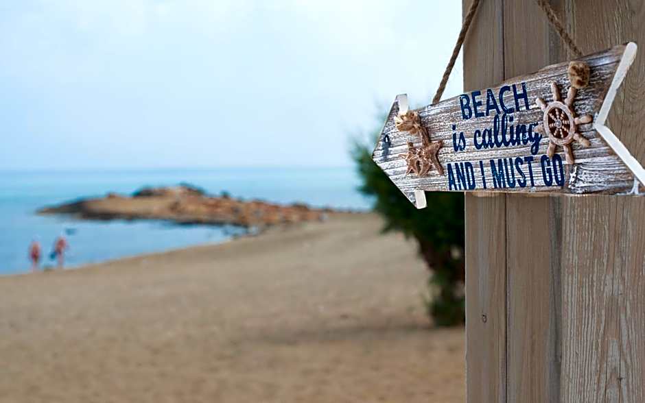 Silver Sun Studios & Apartments