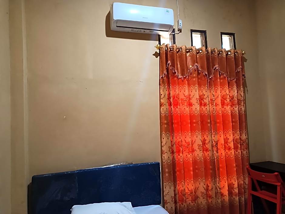 OYO 93073 Penginapan 69