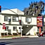 Manhattan Inn & Suites