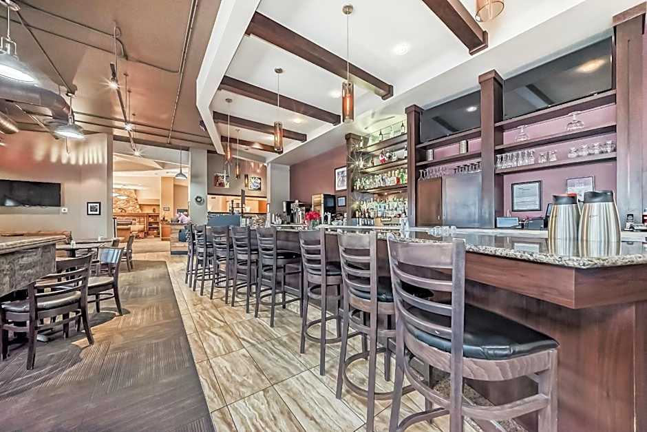 Stony Plain Inn & Suites