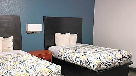 2 FULL BEDS | SMK, MICFRIDGE