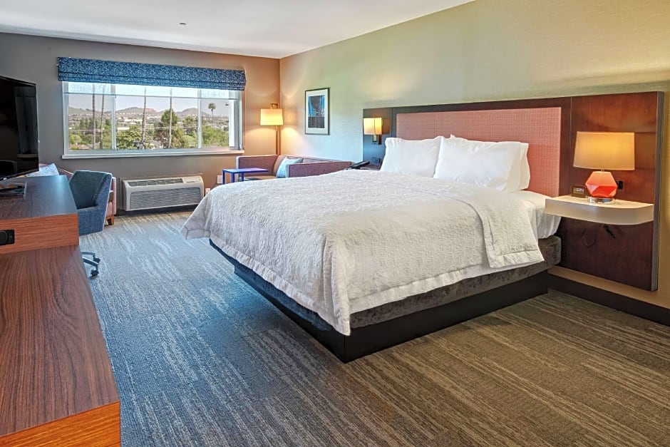 Photo 1 of 2 of 1 King Bed, Hearing Accessible