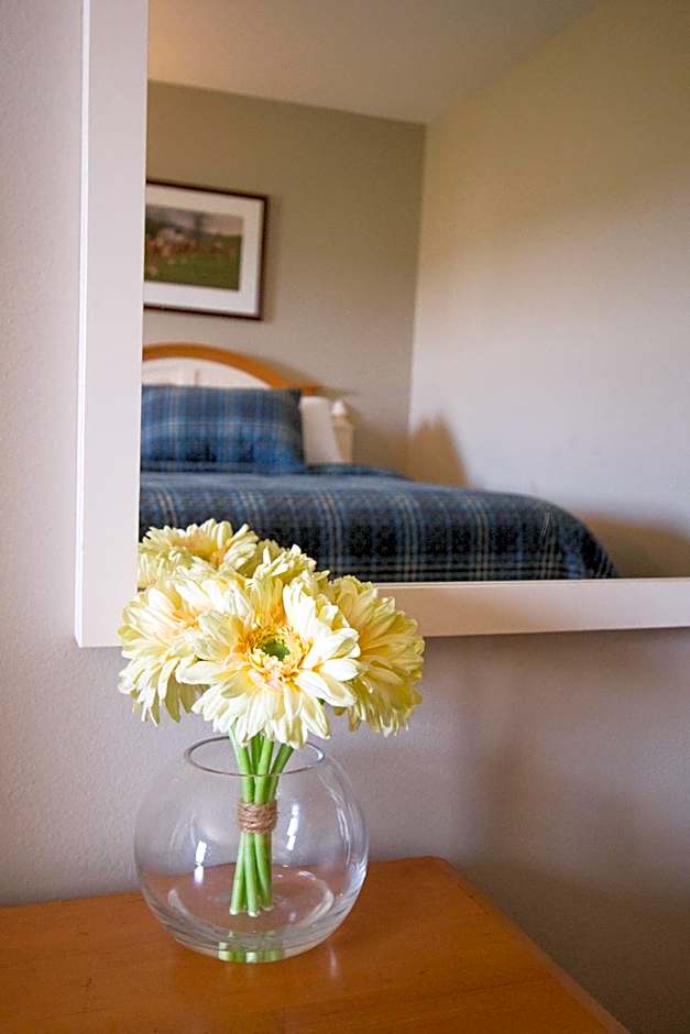 Blue Gate Garden Inn