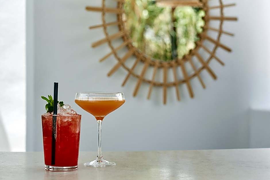 Mr and Mrs White Paros