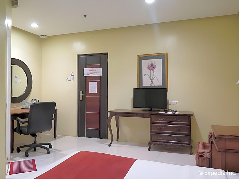 Dreamwave Hotel Lemery
