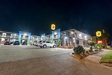 Super 8 by Wyndham McAllen/Downtown