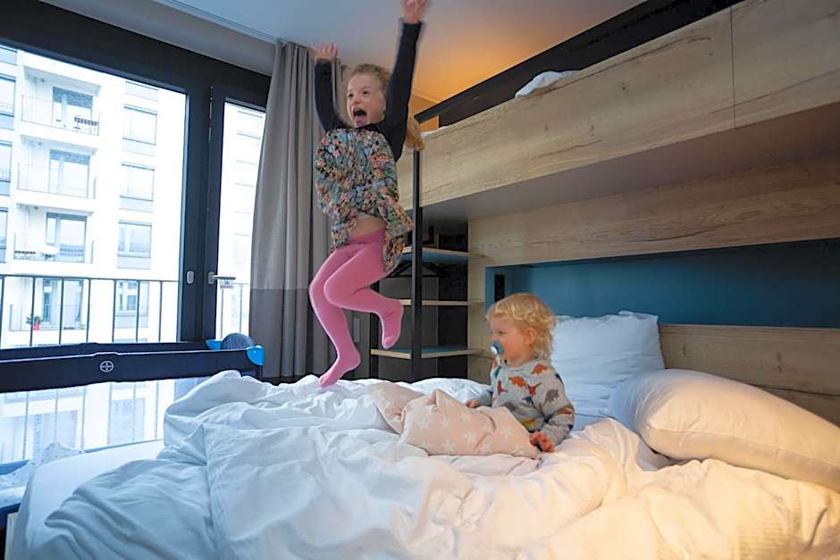 Schulz Hotel Berlin Wall at the East Side Gallery