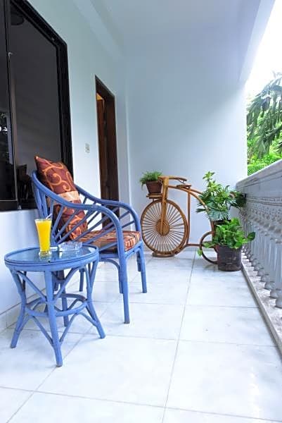 Amazon Lilly Residence