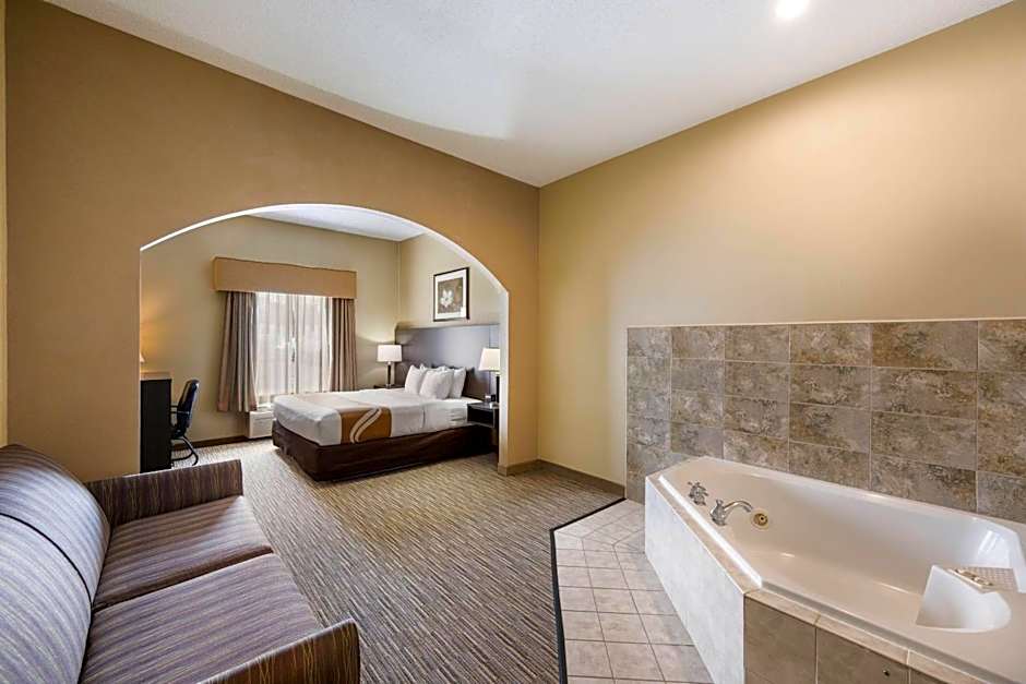 Quality Inn & Suites Fishkill South near I-84