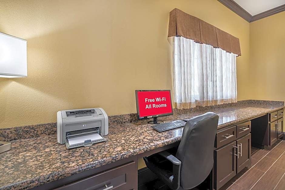 Red Roof Inn & Suites Sulphur Springs