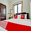 OYO Life 90211 I-sidji Inn