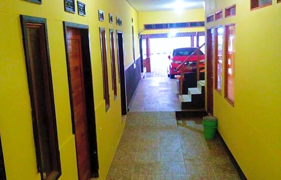 Penginapan Erbysa by ZUZU