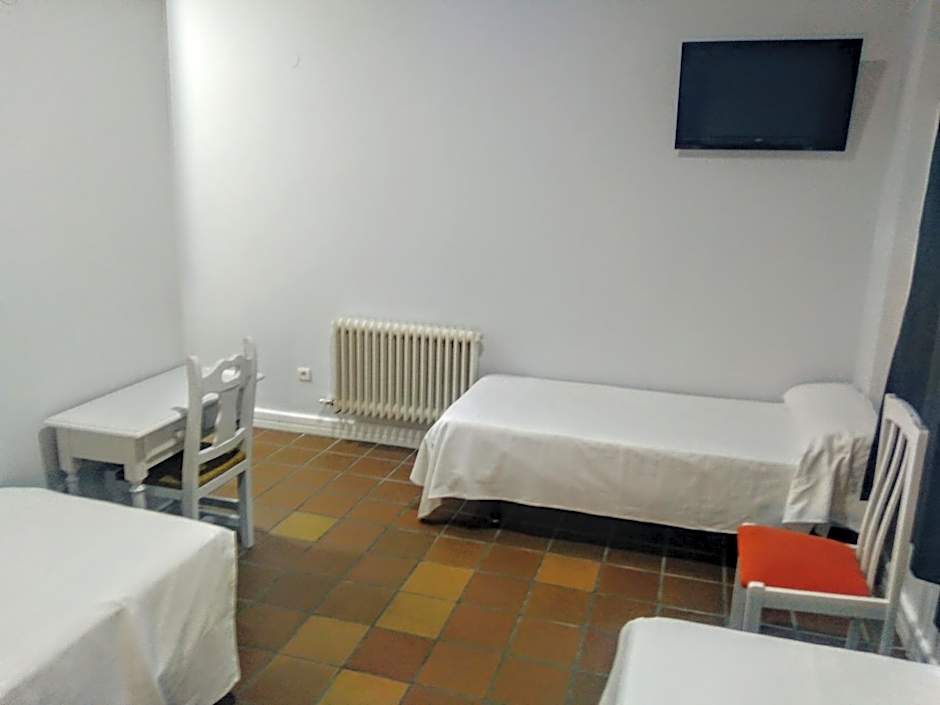 Photo 1 of 6 of Triple Room (2 Adults + 1 Child)