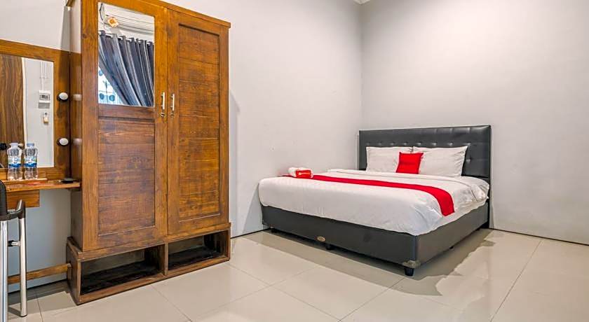 RedDoorz near Surabaya Zoo