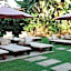 Parasol Blanc Hotel