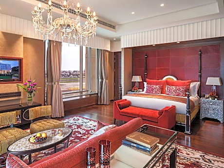 Presidential Suite with Breakfast, Two way Airport Transfers to or from CSMIA and BOM only , Evening Cocktail Hours and High Tea