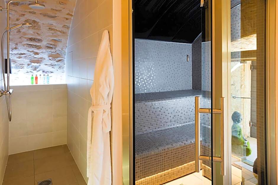 Logis Hôtel et Spa le Savigny