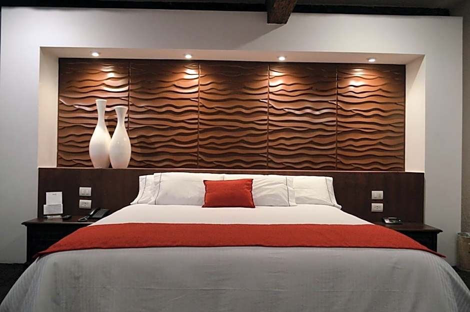 Photo 1 of 10 of 1 King Bed