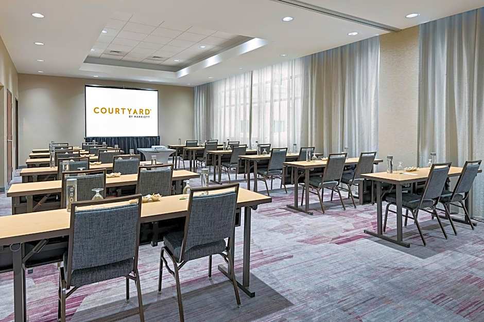 Courtyard by Marriott Fort Wayne Downtown at Grand Wayne Convention Center