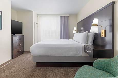 Two-Bedroom Suite with Two Bathrooms and Mobility Accessible Tub - Non-Smoking