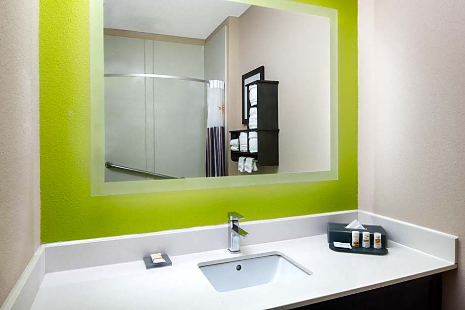 La Quinta Inn by Wyndham Calhoun South I-75