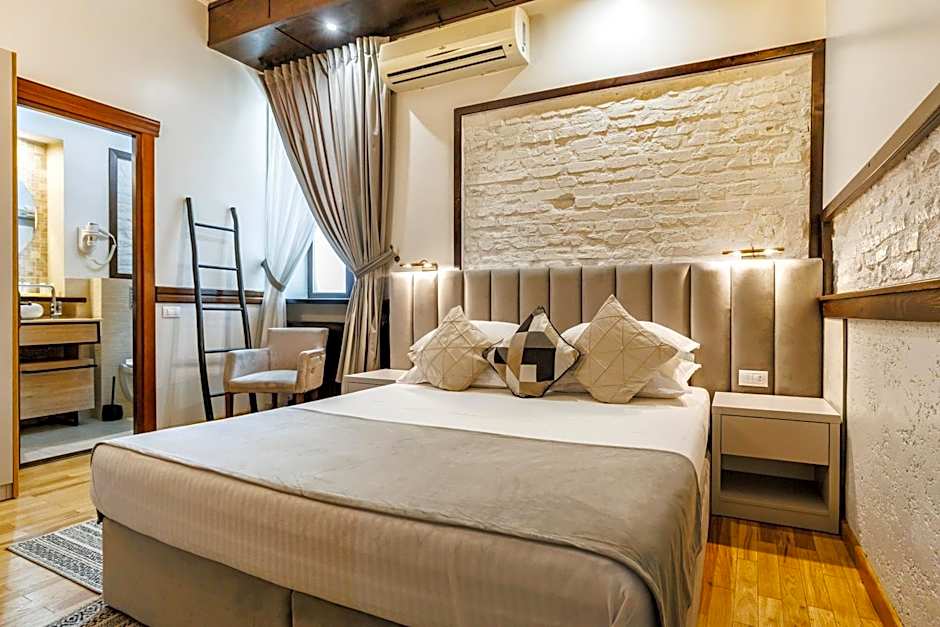 La Strada Boutique Villa